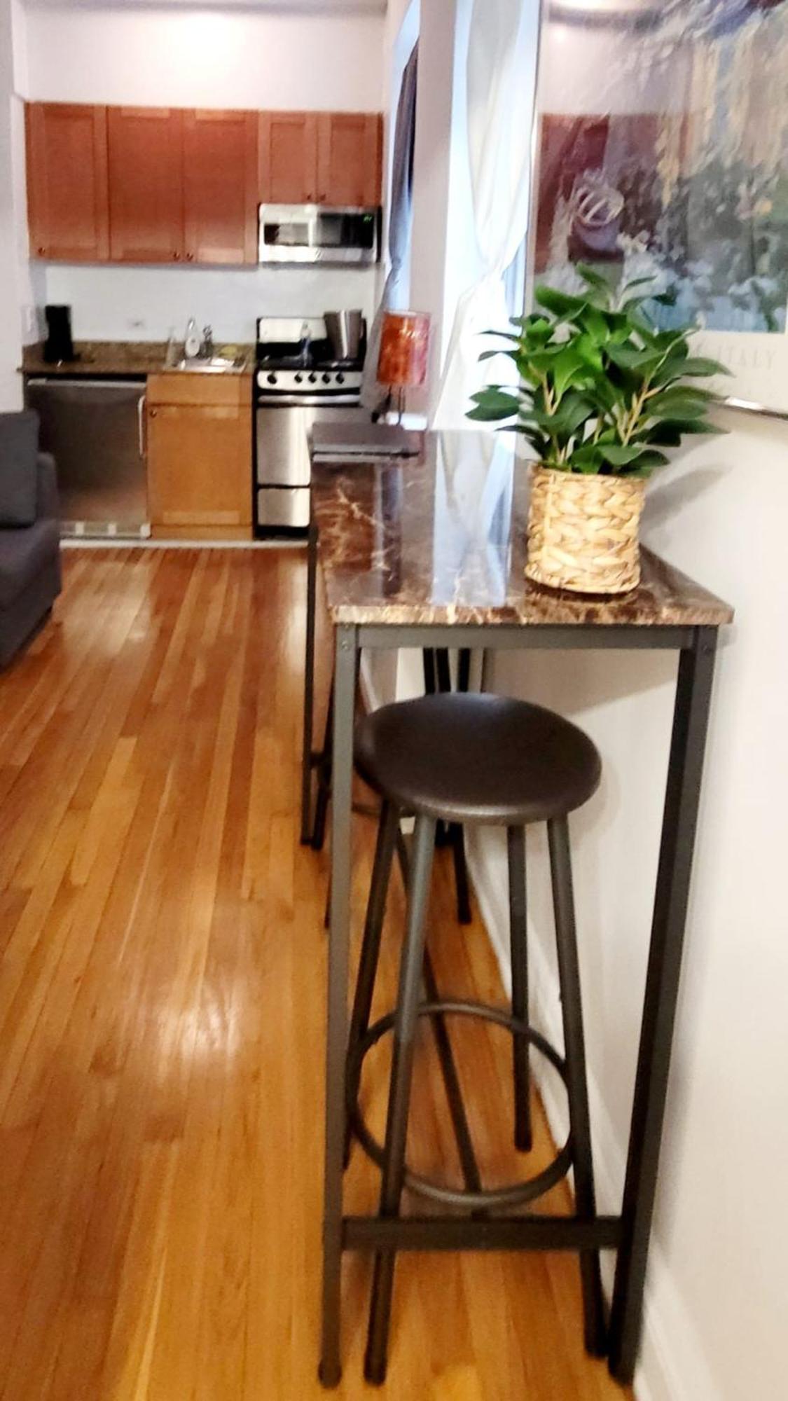 Upper East Side 2 Bedrooms Gem New York City Exterior photo