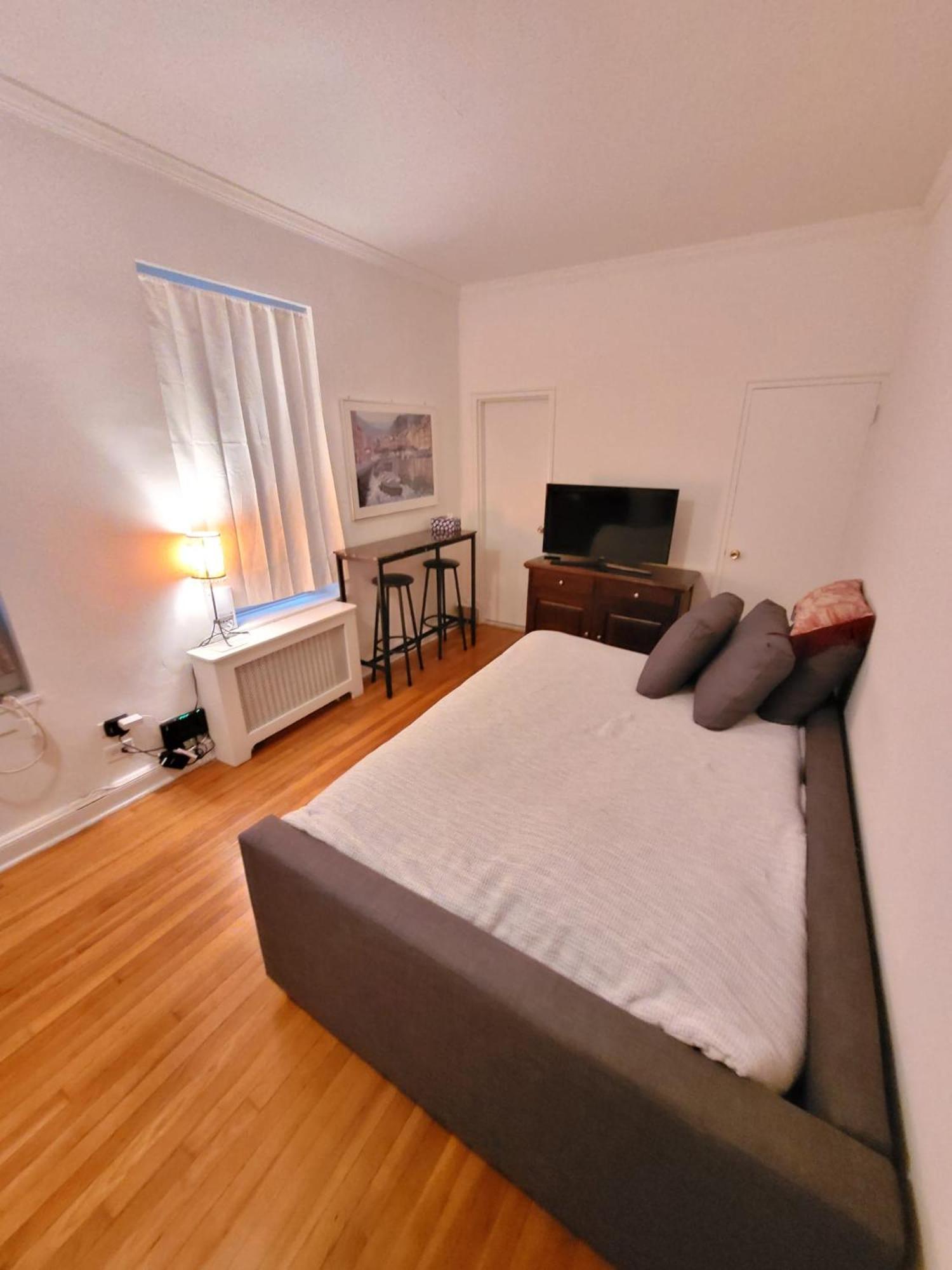 Upper East Side 2 Bedrooms Gem New York City Exterior photo